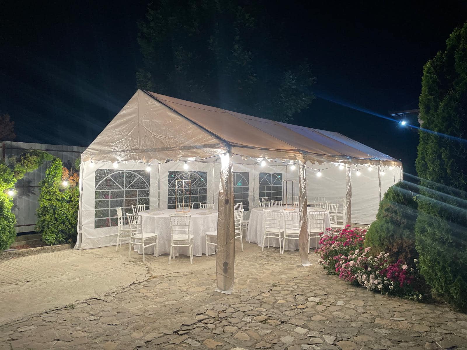 Cort eveniment premium iluminat noaptea - închirieri corturi București, Ilfov și Ploiești