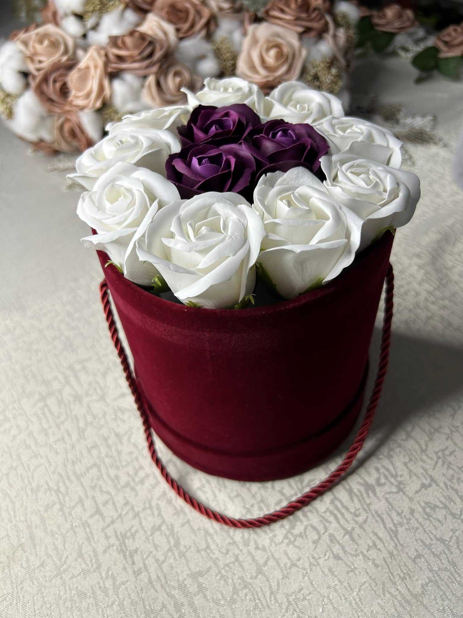 Buchet mireasă elegant din flori naturale București, Ilfov și Prahova - Design floral PIM MOOD