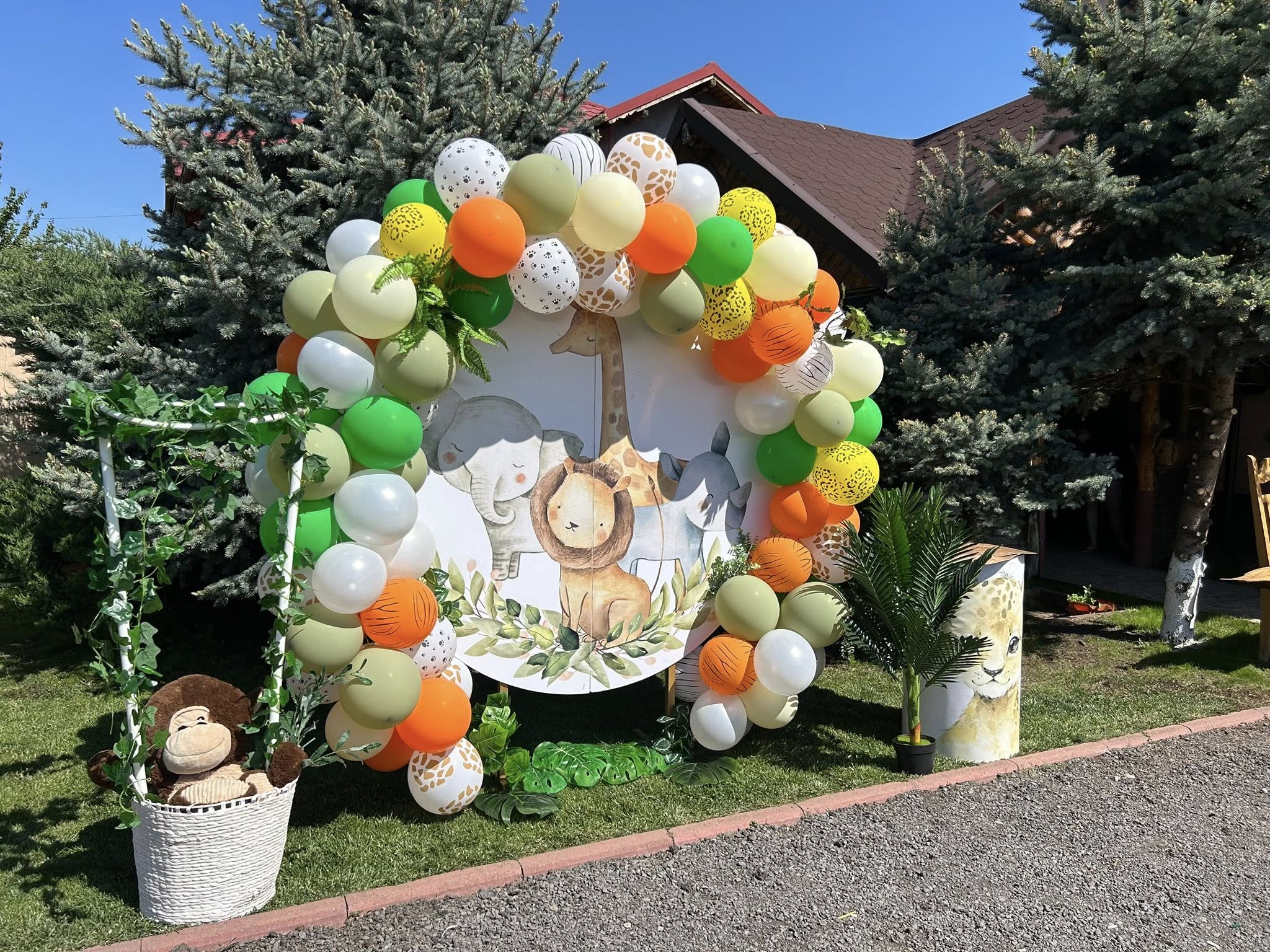 Decor kids corner tematic pentru botez sau nuntă București - Logistică copii PIM MOOD