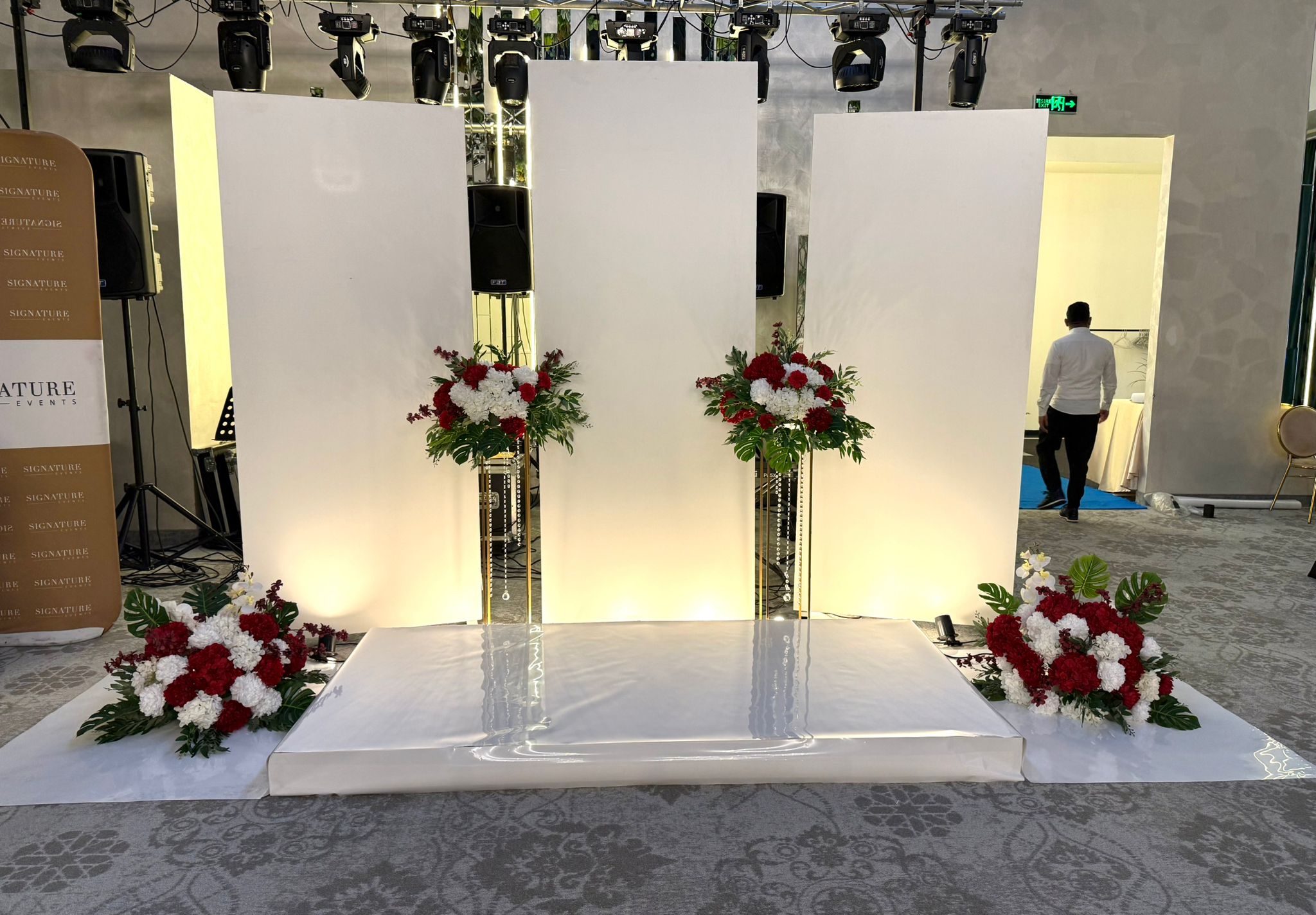 Proces de creatie buchet de mireasa custom, detalii flori exotice si panglici matase - Design Floral PIM MOOD Events